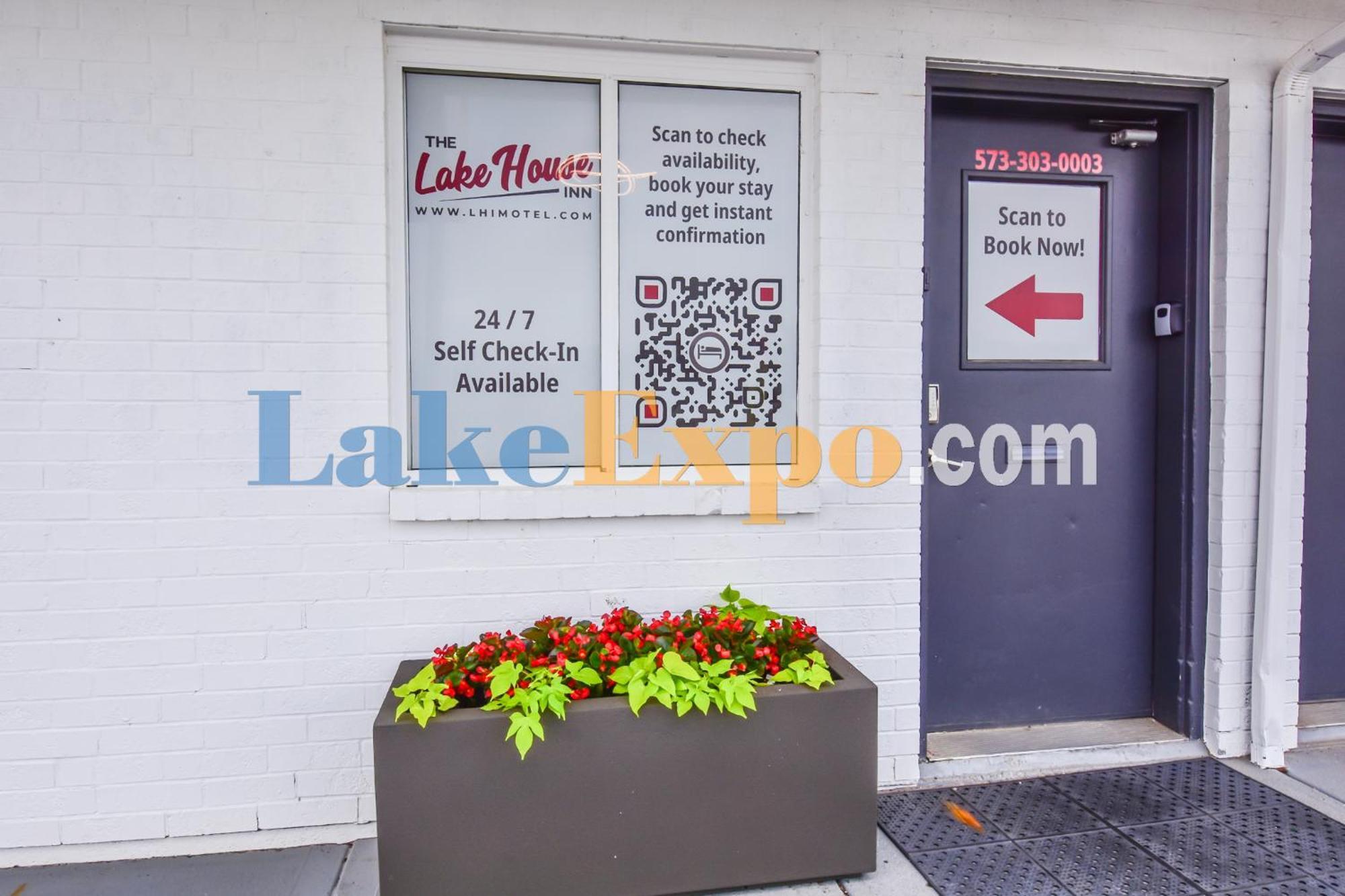 The Lake House Inn Laurie Екстер'єр фото