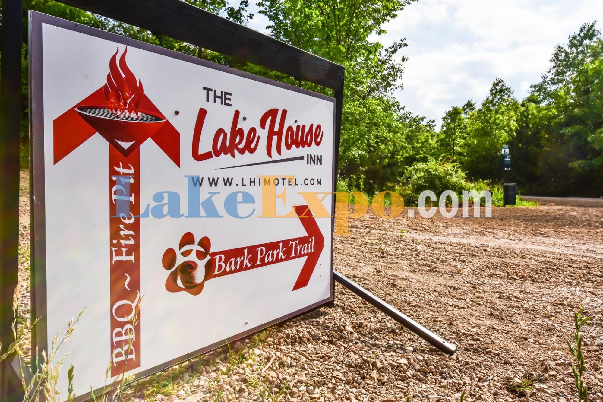 The Lake House Inn Laurie Екстер'єр фото