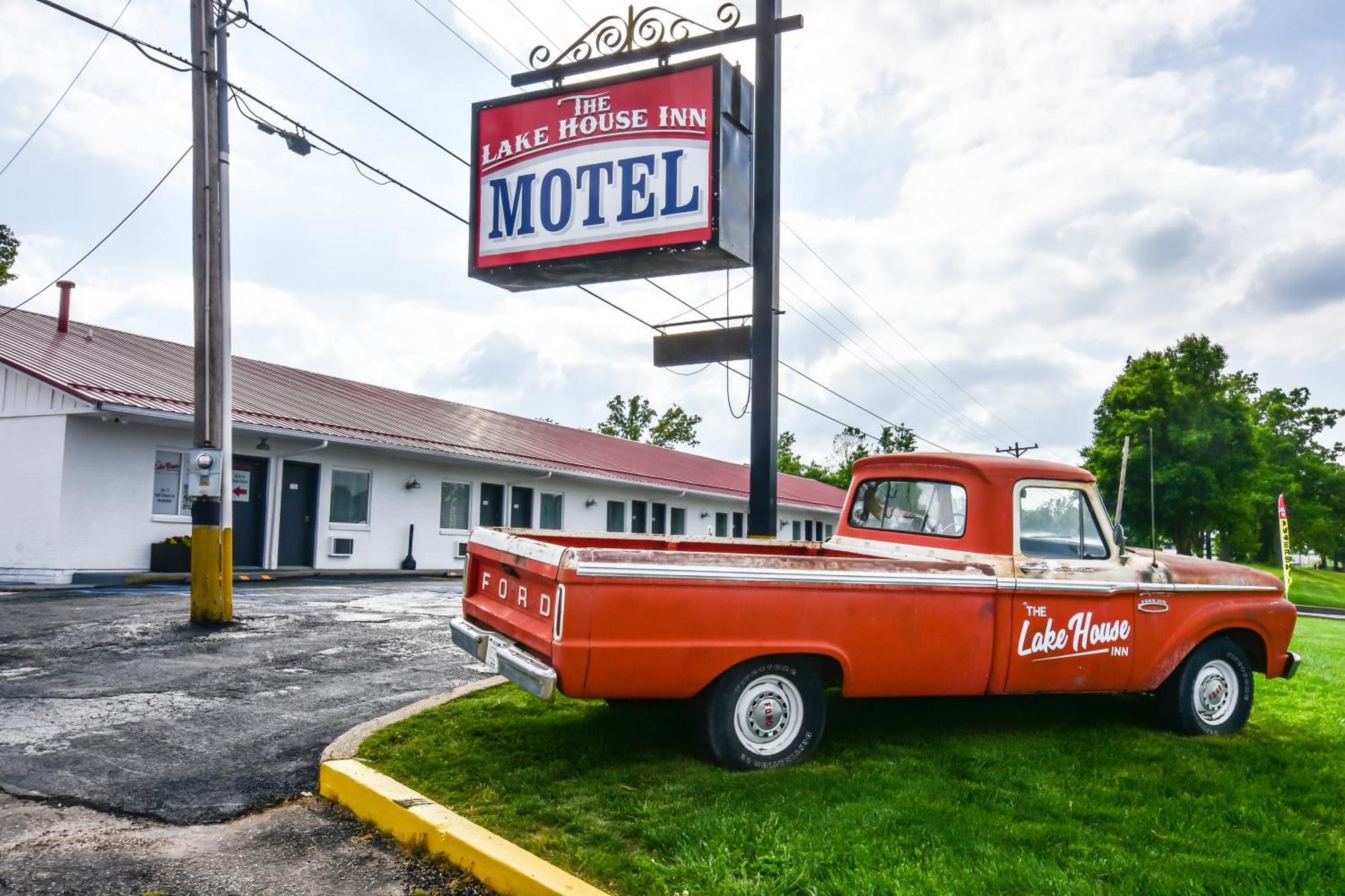 The Lake House Inn Laurie Екстер'єр фото